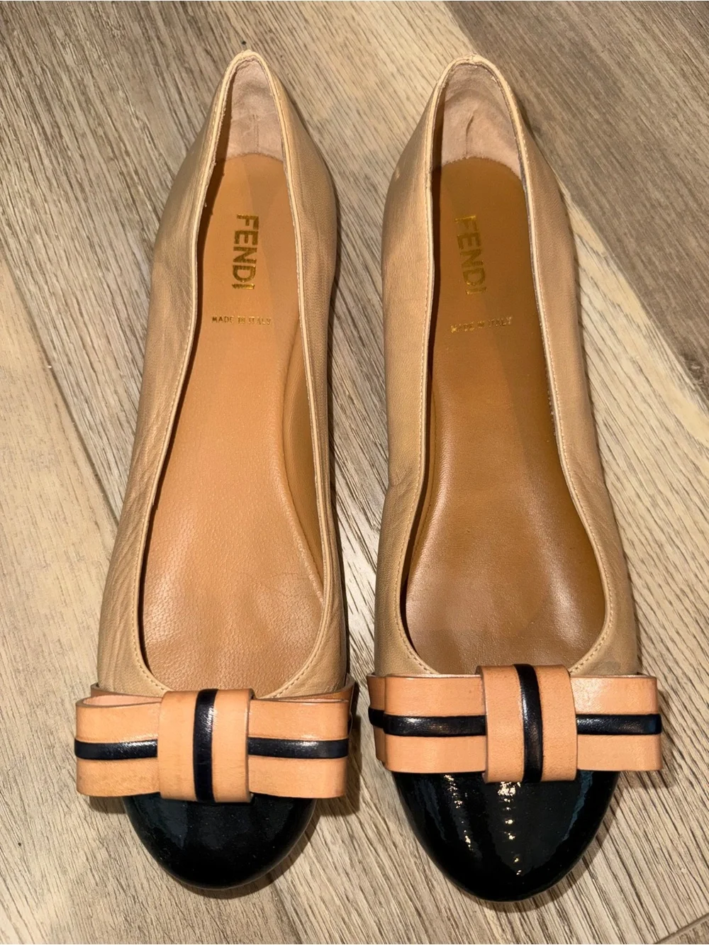 Fendi Two-Tone Beige and Black Leather Ballet Flats with Bow 40.5 - Picture 1 of 9